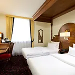 King\'s Hotel First Class