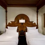 King\'s Hotel First Class