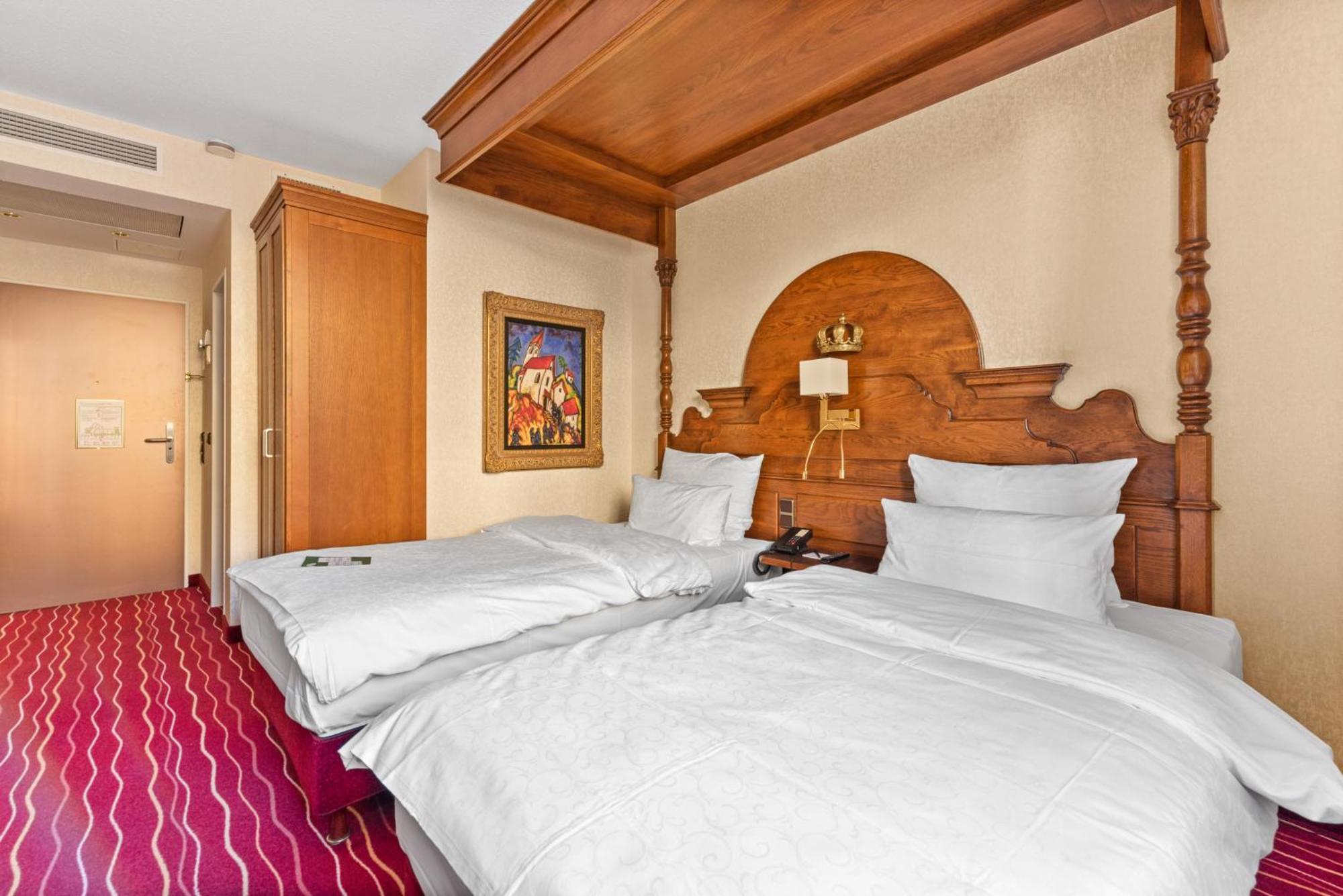Hotel King's First München